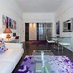 Champs Elysées Apartment
