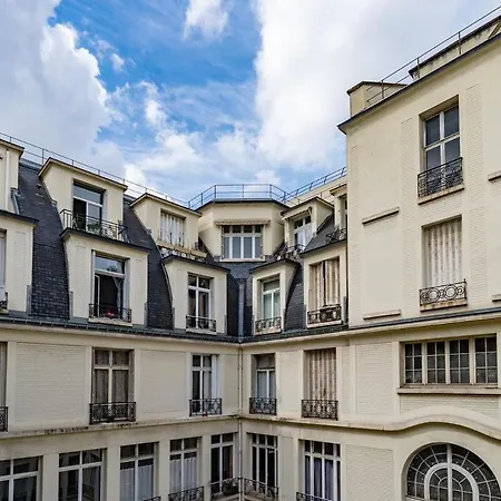 Apartment Champs Elysees Paris